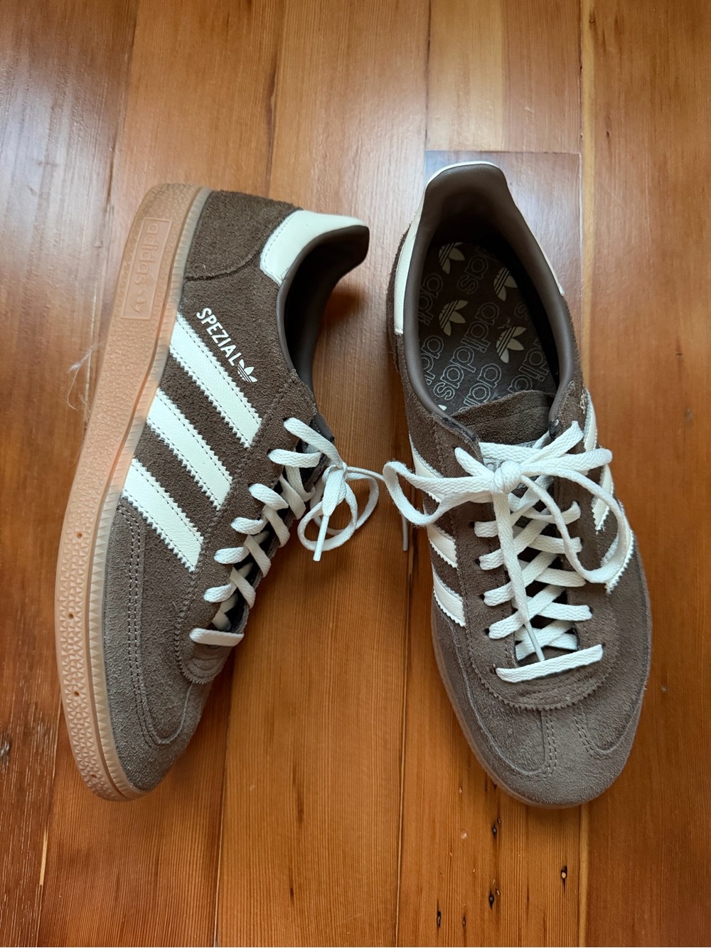 Adidas Handball Spezial Sneaker (Women) in Earth Strata Brown / Off White Size 9
